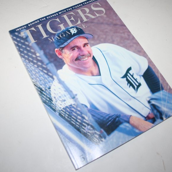 Detroit Tigers Magazine 2000 Season, issue 1 (bg) - Picture 1 of 7